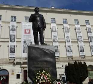 Denkmal für Lech Kaczynski (Flugzeug-Absturz 2010)