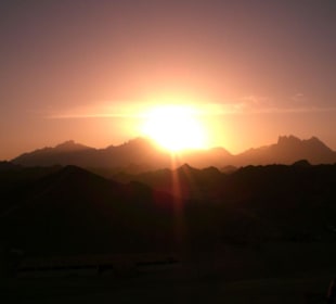 Sonnenuntergang in der Wüste