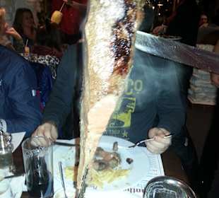 Fleischspieß frisch an den Tisch