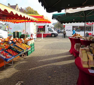 Rundgang über den Wochenmarkt Pferdemarkt