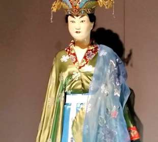 Figuren mit besonderer Kleidung