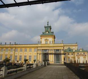 Blick vom Wilanów-Park zum Schloss