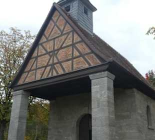 Kriegergedächtniskapelle oberhalb von Strahlungen