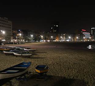 Spaziergang entlang der Strandpromenade