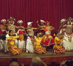 Kandyan Dancing Show 