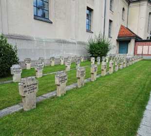 Der Kirchenfriedhof der Mönche