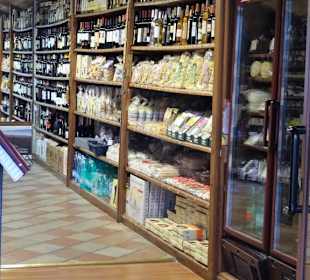 Im Feinkostgeschäft La Bottega dei Sapori