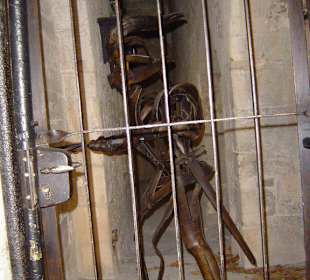 Schießscharte mit Wächter