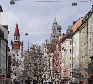 Blick aufs Alte Rathaus vom Tal