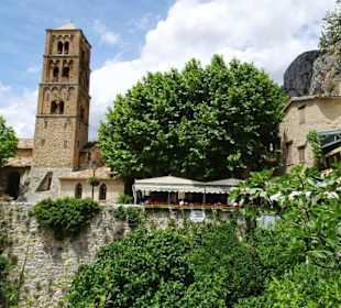 Spaziergang durch Moustiers-Sainte-Marie 