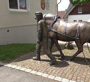 Skulptur Pferd Unteriflingen