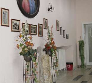 Biely dom vstupna hala