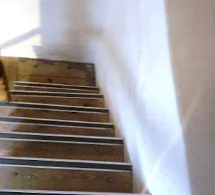 Noch breite Treppen