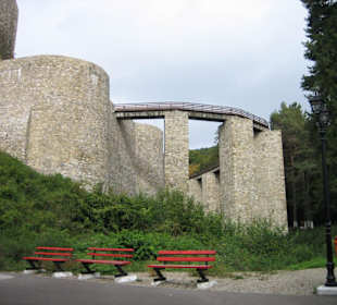 Burg mit Zugangsbrücke