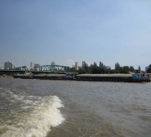 Ein Transportschiff.