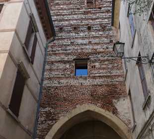 Beim Torturm der Porta Dieda in Bassano del Grappa