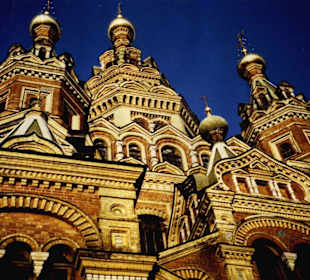 Peterhofs goldener Dom