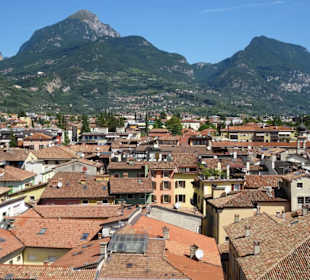 Rundumblick vom Torre Apponale