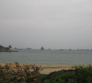 Blick von der Bucht auf das Meer