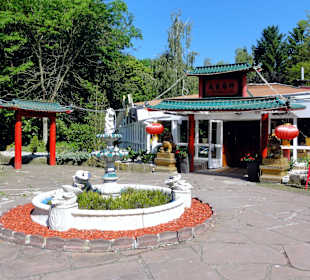 Eingang zum Restaurant Dschingis Khan