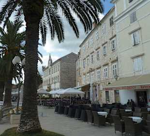 Viele Cafés