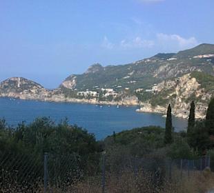 Weg zum Rovinia Beach