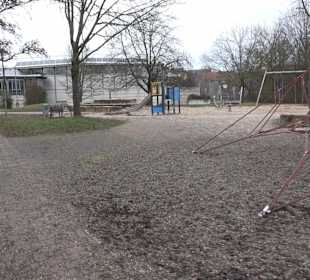 Spielplatz bei der Schule