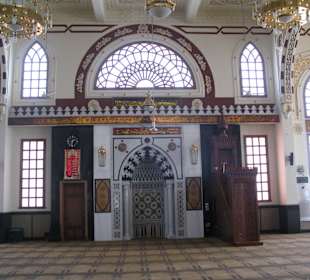 Innenbereich der neuen Moschee