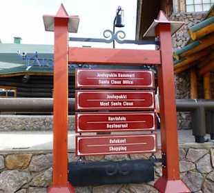 Wegweiser durchs Weihnachtsdorf