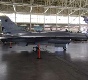 Im Flugzeug und Hubschaubermuseum