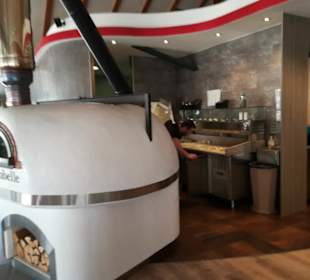 Flammkuchenbäcker bei der Arbeit