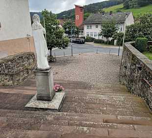 Abgang von der Kirche