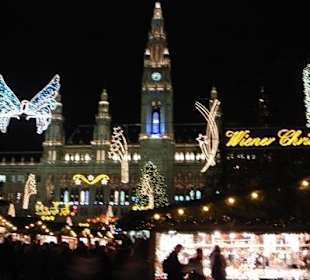 Weihnachtsmarkt am Rathaus