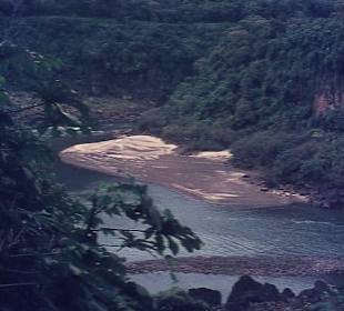 Der Rio Iguazu stromabwärts