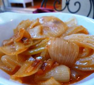 Geschmorte Zwiebeln in vieeeeeel Öl