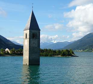 Kirchturm im Reschensee, Graun