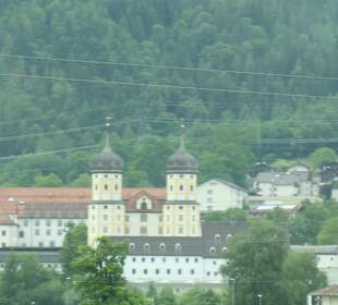 Stams: Blick zur Stiftskirche Unserer Lieben Frau