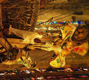 Der Hauptaltar aber aus Pappe