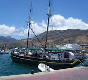 Segelschiff im Hafen von Morro