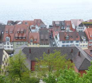 Burg Meersburg: Blick auf Unterstadt und Bodensee