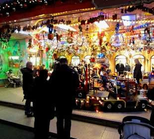 Spaziergang über den Märchenweihnachtsmarkt