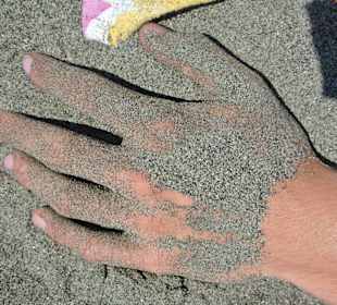 Kein weisser Sand in Ostia-eher grau