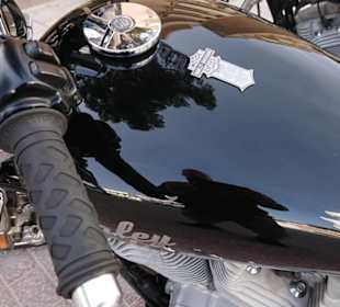 Camp de Mar Motorradübergabe