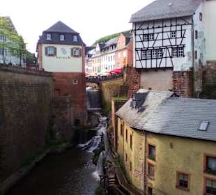 Wasserfall in der Altstadt Saarburg