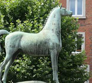 Der Lachende Hengst vor dem Aachener Theater