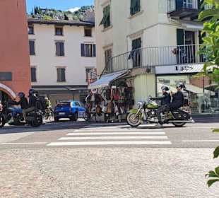 Reger Verkehr im Ort