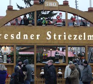 Der Eingang zum Strietzelmarkt