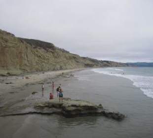 Fast menschenleerer Strand südlich des Flat Rocks