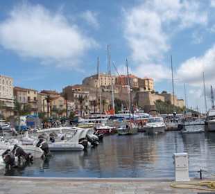 Der Hafen von Calvi