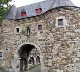 Das Vortor des Ponttores